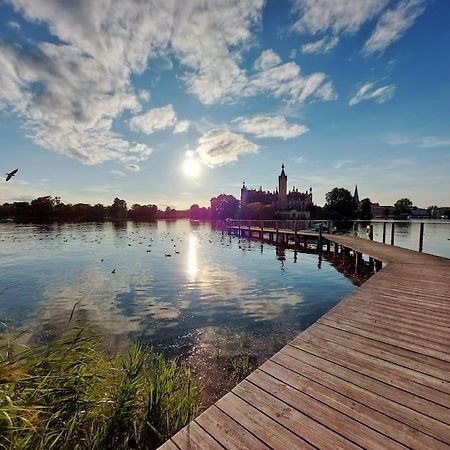 Zentrale Ferienwohnung - Direkt Am See Und Schloss Schwerin  Zewnętrze zdjęcie